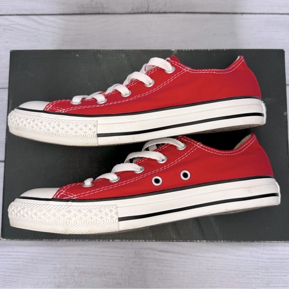 Converse Chuck Taylor Low in red women size 5 - Picture 3 of 8